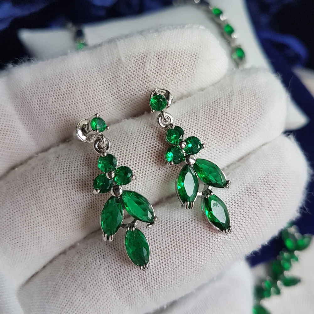 Swarovski Elements Emerald Green Marquis Teardrop Leaf Necklace & Earrings SET